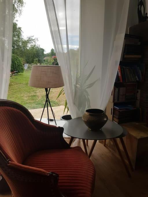 Chaumiere Avec Sa Toiture Recouverte De Chaume !!! Donnemain-Saint-Mames Екстериор снимка